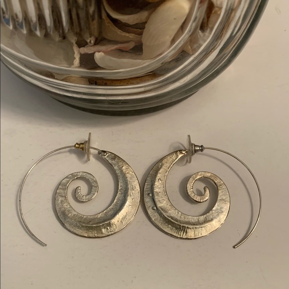 NEW Silver Tone Women’s Circles Round Spiral Tribal Hoop Leaf Earrings - Picture 4 of 4